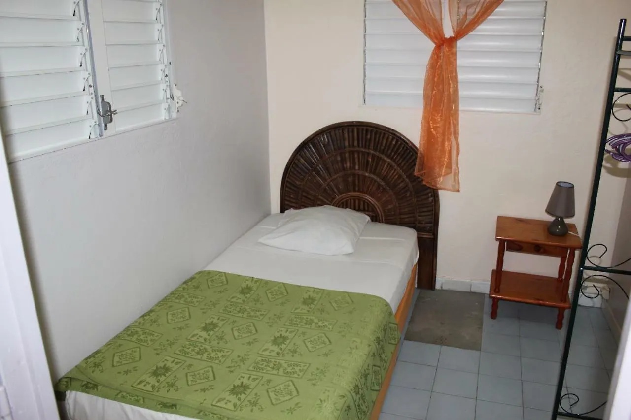Hotel Coeur Caraibes à Deshaies 2*,